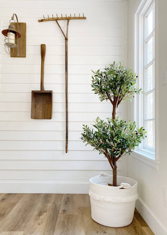 The Charm of Coastal Farmhouse Wall Decor