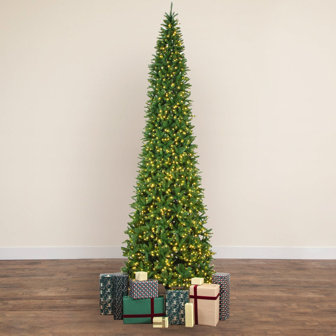 15 Ft Artificial Christmas Tree The Holiday Aisle® Indoor Automatic