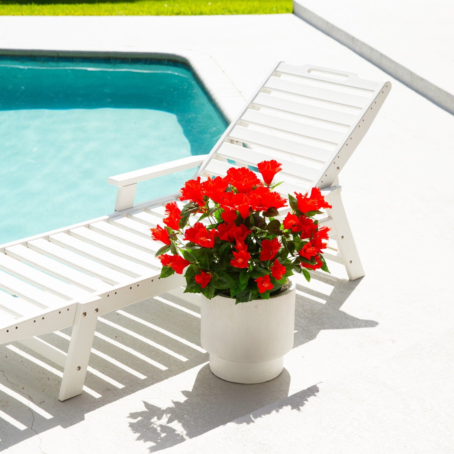 19" UV Resistant Artificial Hibiscus Bush (Indoor/Outdoor) - Set of 3