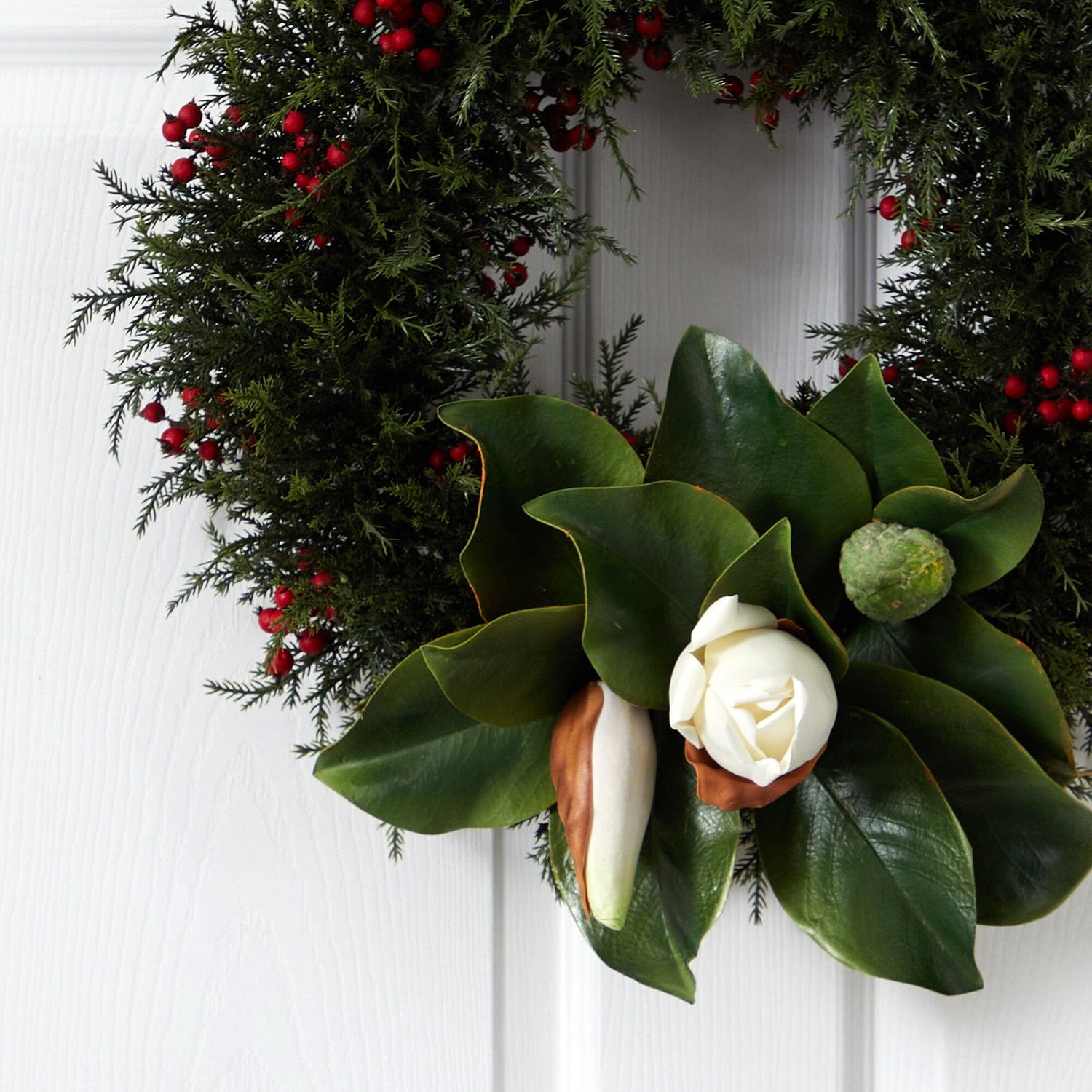 20” Cedar, Berries and Magnolia Artificial Christmas Wreath