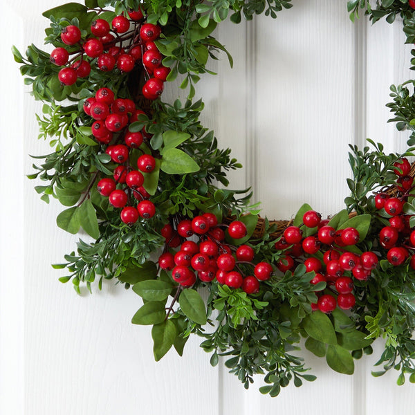 24” Berry Boxwood Wreath