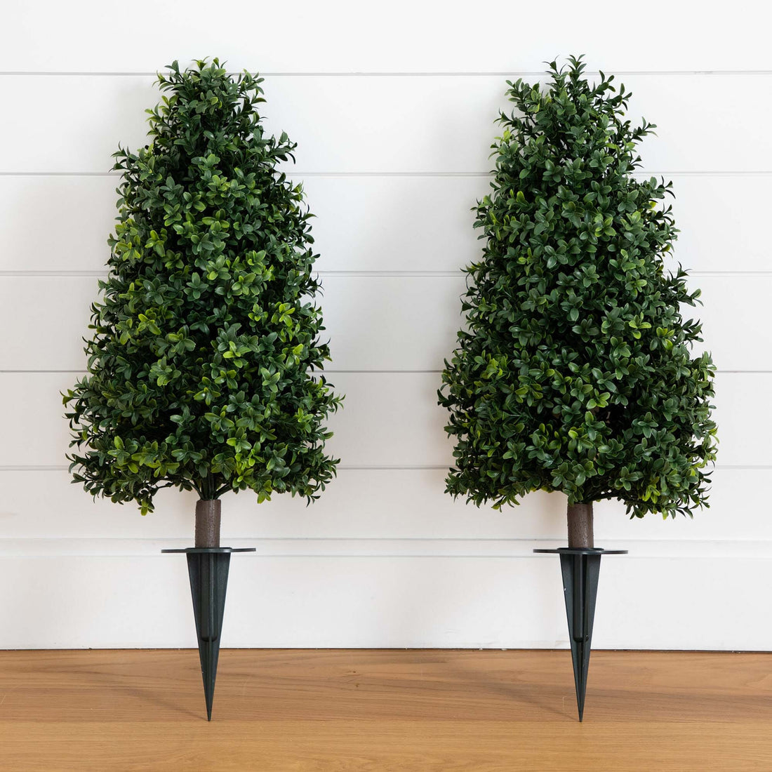 plastic outdoor plants 2.5' UV Resistant Artificial Boxwood Plant with Integrated Ground Stake (Indoor/Outdoor) - Set of 2