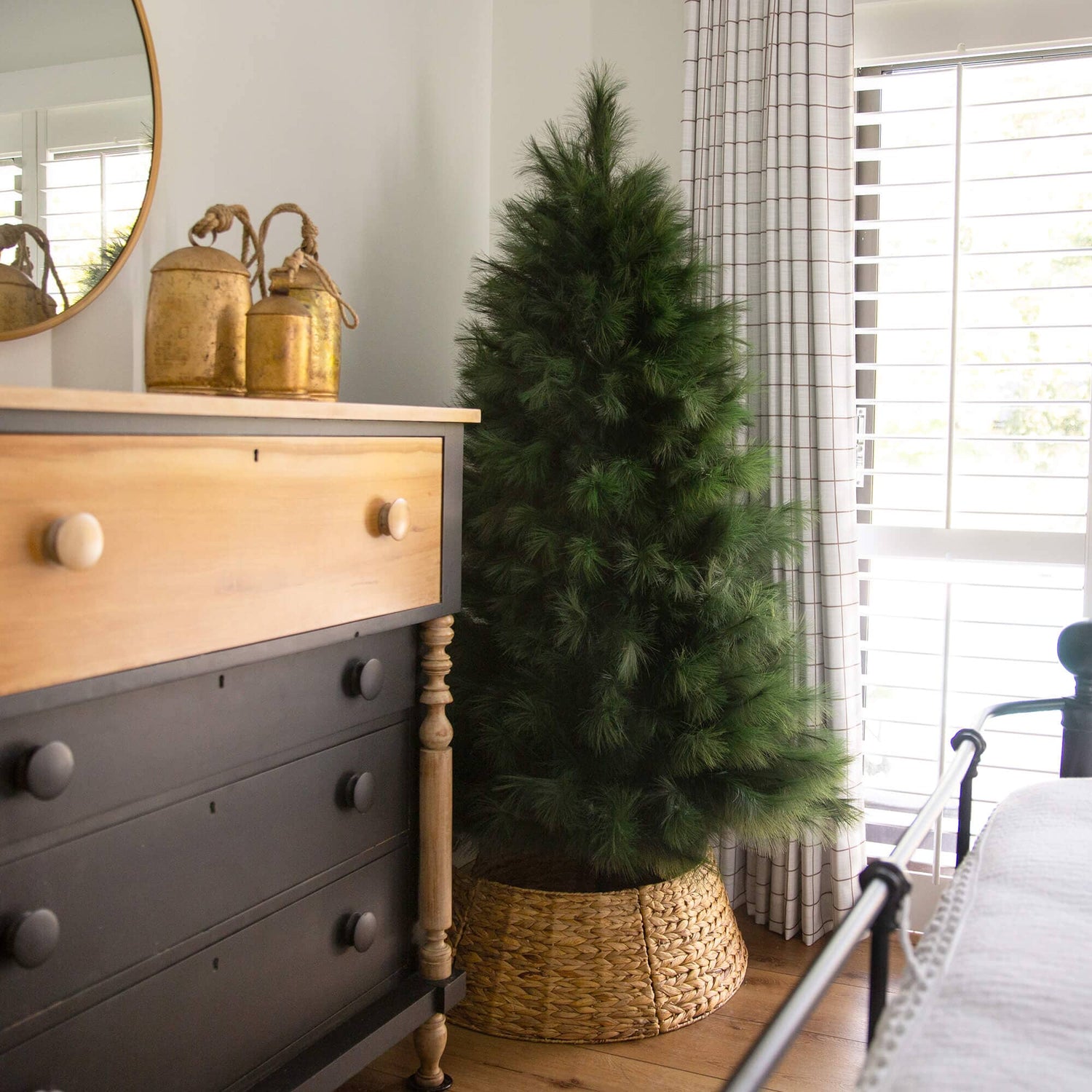 6' Artificial Green Pampas Grass Christmas Tree