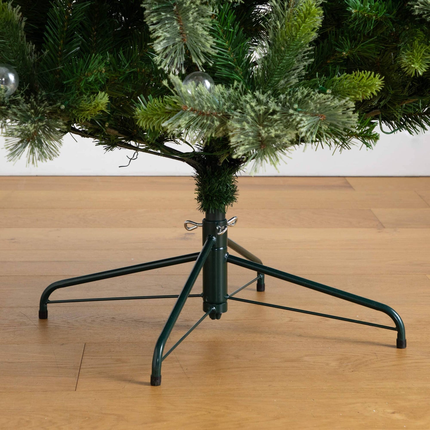 7.5' Artificial Christmas Tree with 450 Warm White Clear Globe Bulbs and LED Lights