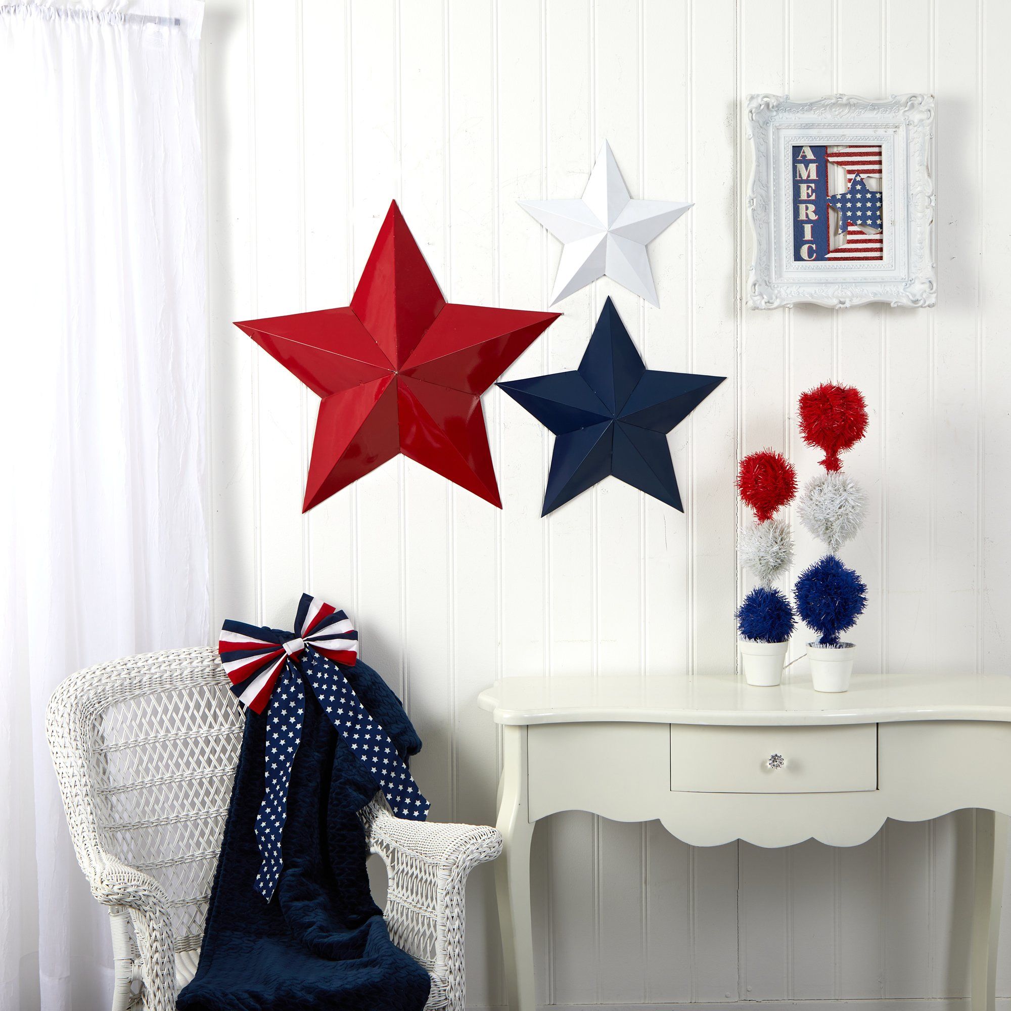 12”, 18” and 24” Americana Farmhouse Metal Stars Wall Decor Set (Set of
