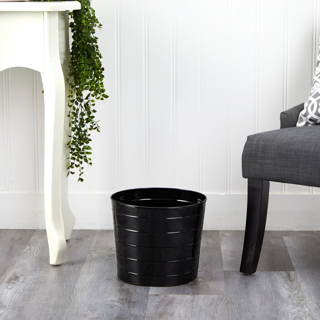 black metal plant pot 12” Farmhouse Black Metal Ribbed Planter