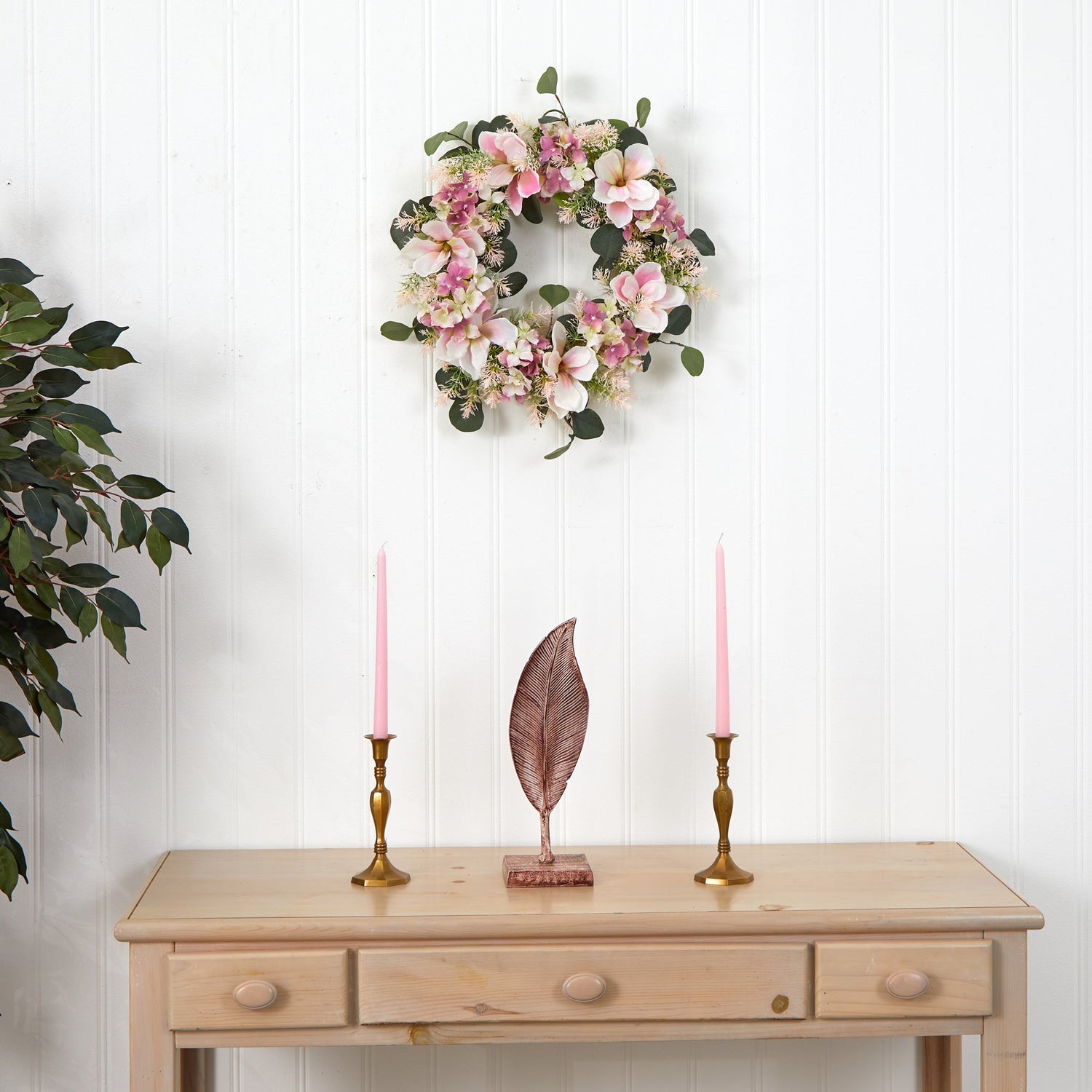 20” Hydrangea and Magnolia Artificial Wreath