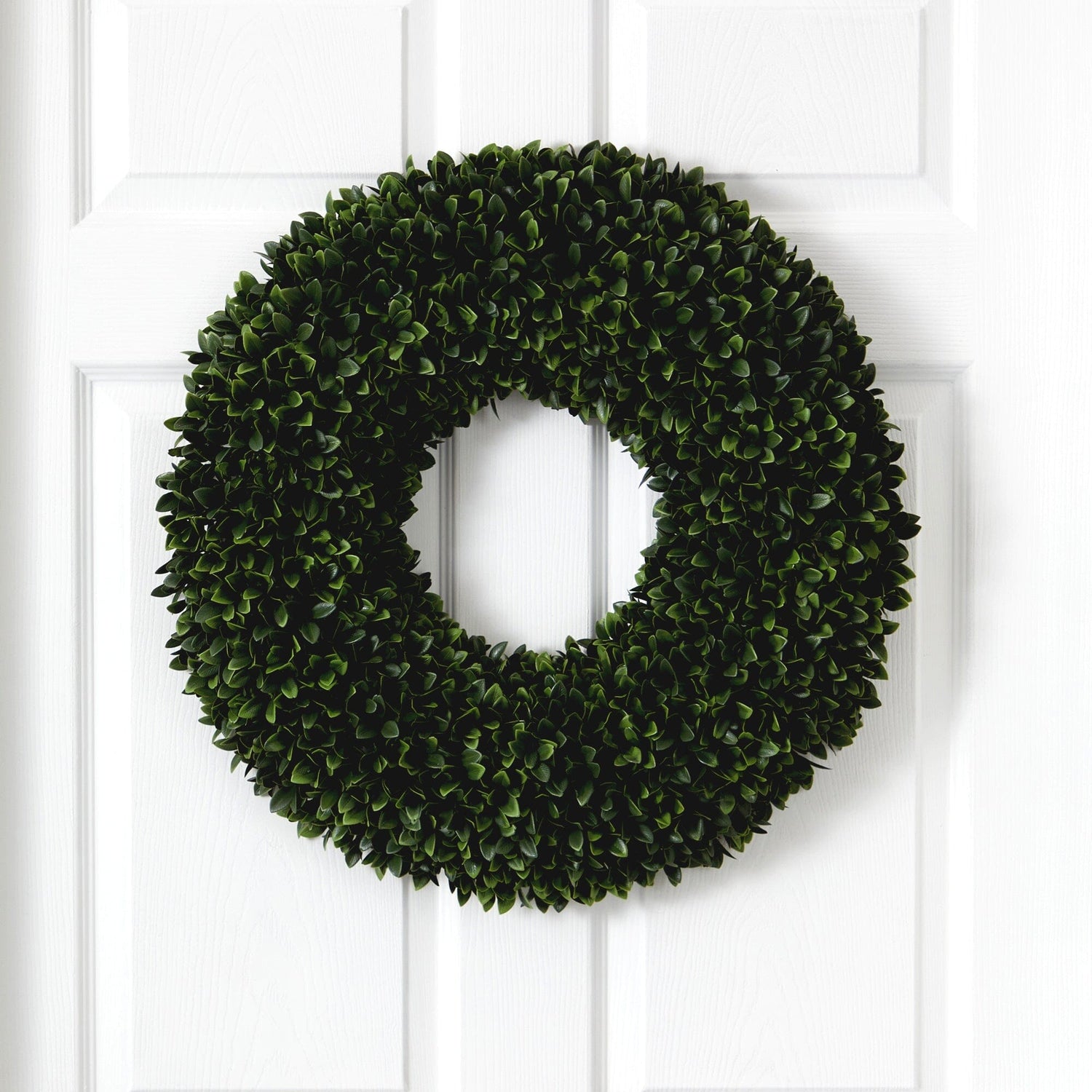 24” Boxwood Artificial Wreath