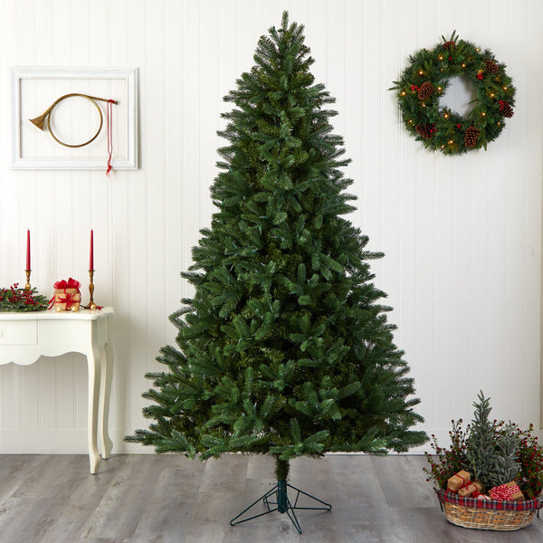 7.5’ Rembrandt Christmas Tree w/Clear Lights