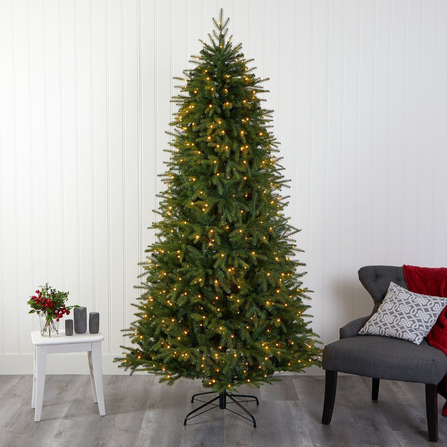 7.5’ Vancouver Fir “Natural Look” Artificial Christmas Tree with 600 Clear LED Lights and 2942 Bendable Branches