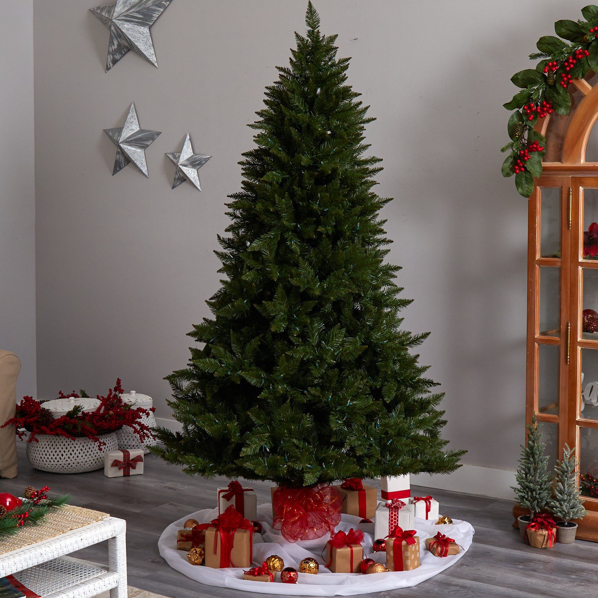 7.5' Vermont Spruce Tree with 650 Color Changing (Multifunction