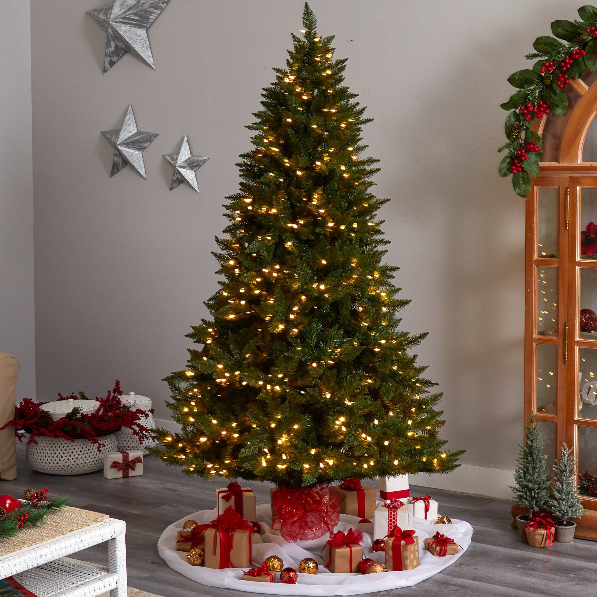 7.5' Vermont Spruce Tree with 650 Color Changing (Multifunction