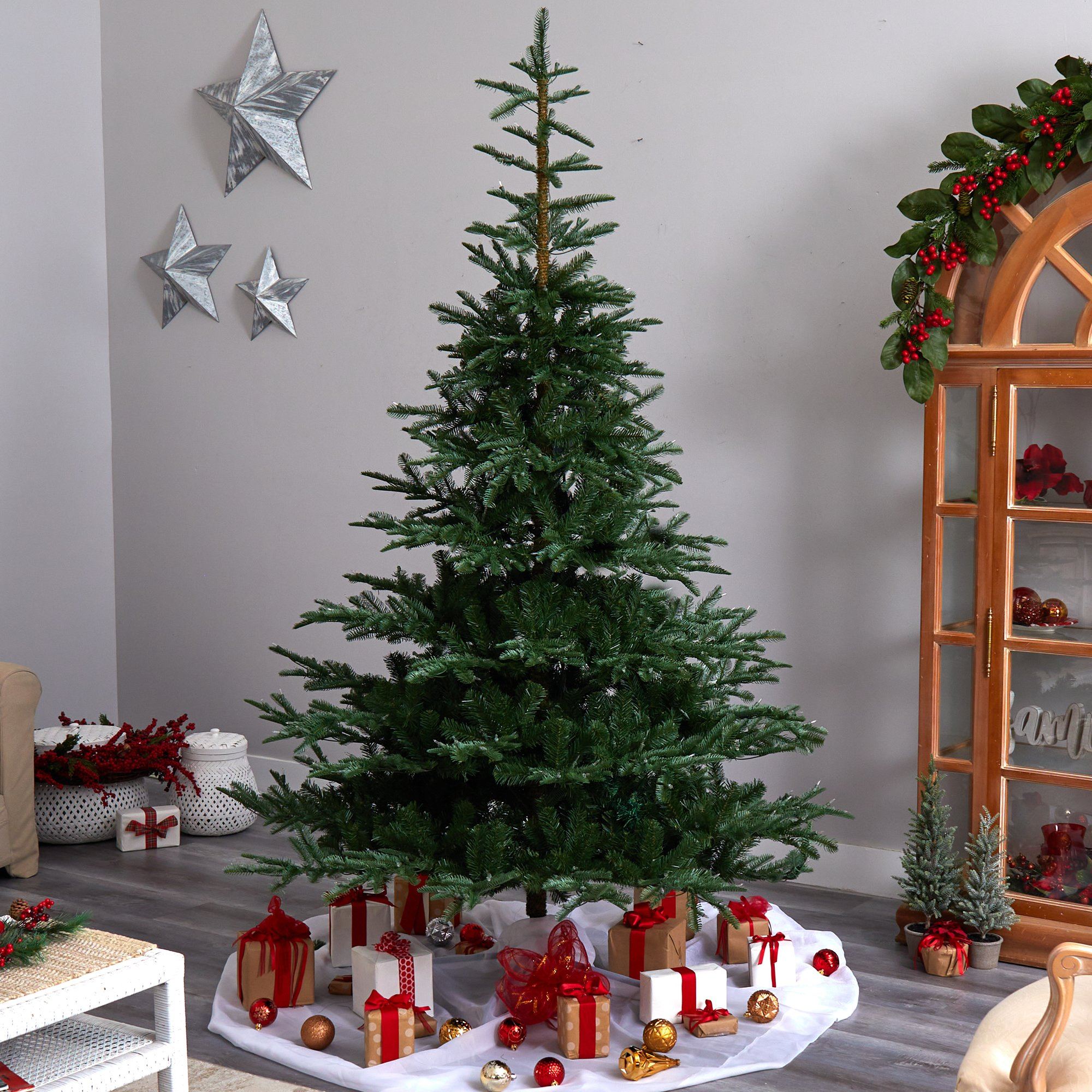 8' Layered Washington Spruce Christmas Tree with 650 Clear Lights