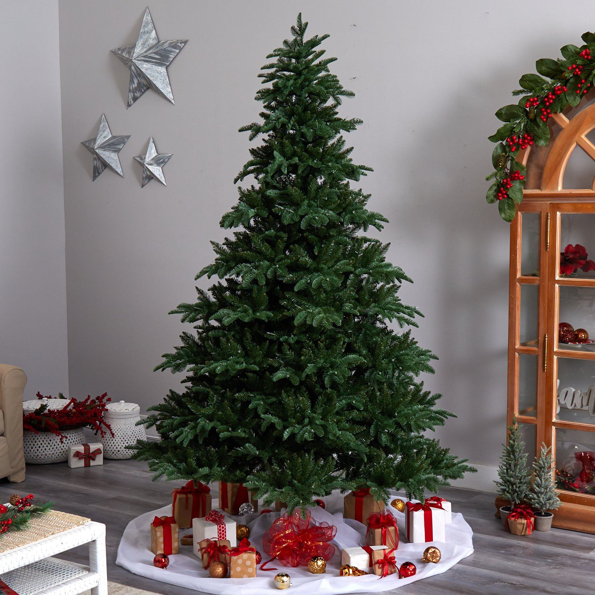 8' South Carolina Spruce Christmas Tree with 700 White Warm Lights